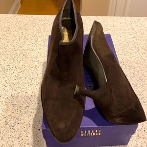 Suede bootie 3 in kitten-like heel. Gently worn